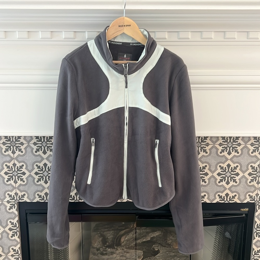😍RARE FP Movement In The Zone Zip Up Fleece Free People jacket Gunmetal Mint - Picture 6 of 9